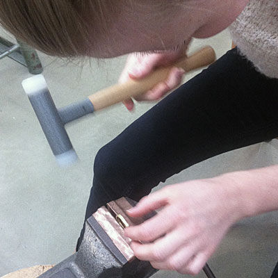 hammer bending - ring making workshop Berlin